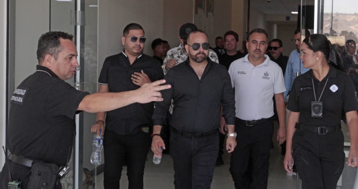 Los Alegres del Barranco obtienen un amparo para cantar narcocorridos en Michoacán.