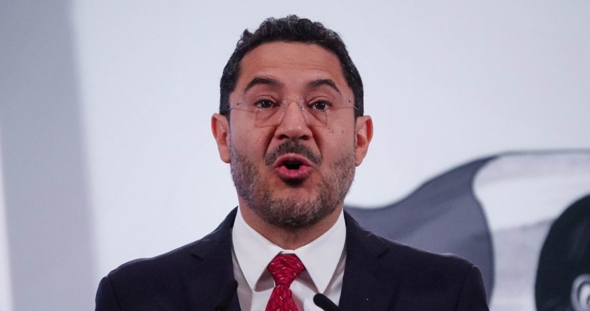 Martí Batres Guadarrama, director general del Instituto de Seguridad y Servicios Sociales de los Trabajadores del Estado (ISSSTE), presentó la Estrategia de Trato Digno para dar "un apapacho institucional" a sus derechohabientes.