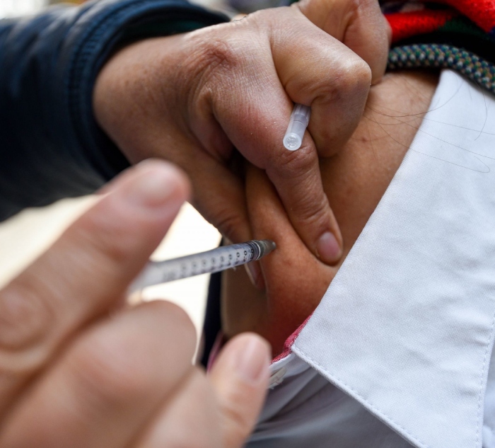 Con motivo de la Semana Nacional de Vacunación, Kershenobich destacó que la sobrevida en México era de 49.5 años en 1950  y que hoy, gracias a la vacunación y los antibióticos, las mujeres viven en promedio 78 años y los hombres 72.”
