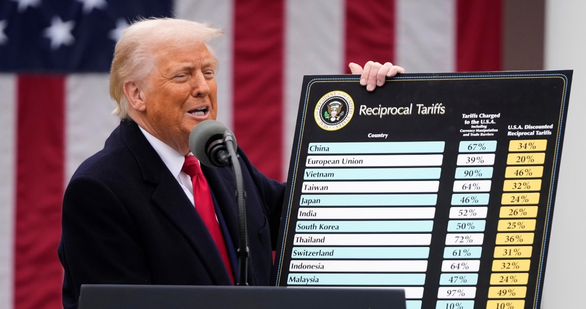 Trump apela fallo contra sus aranceles.