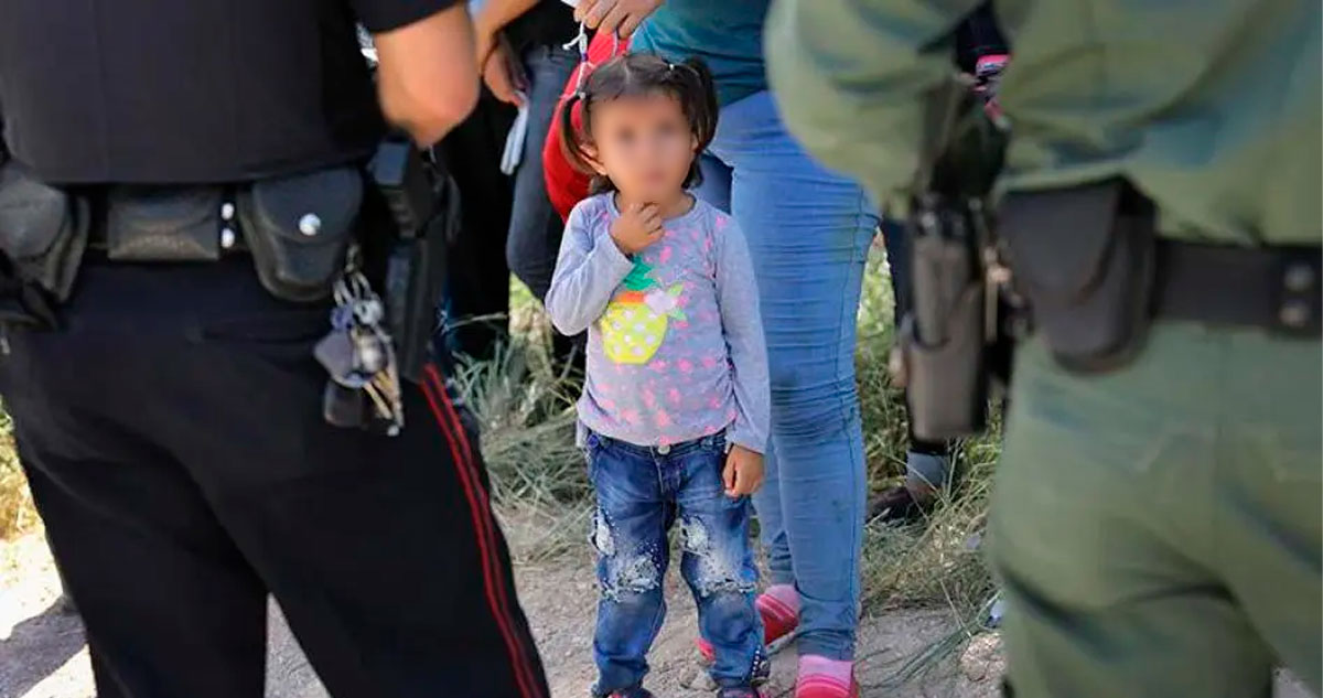Trump planea quitarle ayuda a menores hijos de migrantes e incluso a los nacidos allá