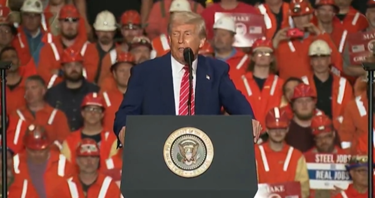 El Presidente de EU anuncia que subirá los aranceles al acero al 50% .