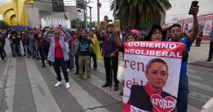 En entrevista durante el programa "Café y Noticias", que se transmite todas las mañanas de lunes a viernes en el canal de Sin Embargo Al Aire, el integrante de la CNTE señaló que en la reunión que sostuvieron el miércoles pasado en la Secretaría de Gobernación (Segob), el Gobierno federal les presentó una propuesta de cinco puntos.