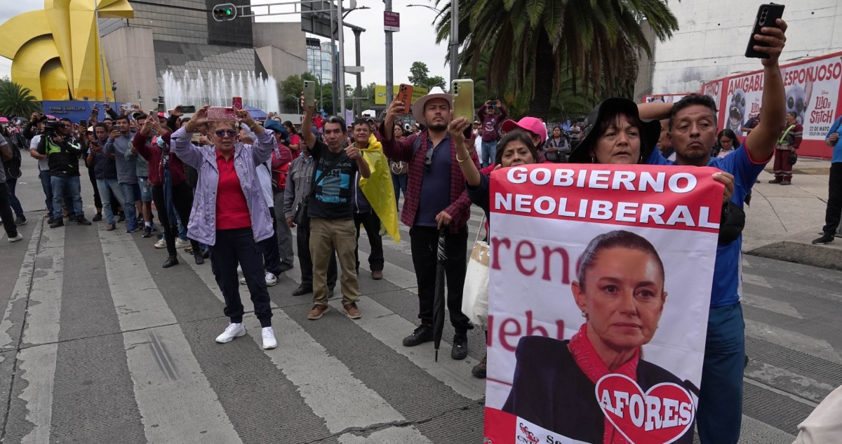 En entrevista durante el programa "Café y Noticias", que se transmite todas las mañanas de lunes a viernes en el canal de Sin Embargo Al Aire, el integrante de la CNTE señaló que en la reunión que sostuvieron el miércoles pasado en la Secretaría de Gobernación (Segob), el Gobierno federal les presentó una propuesta de cinco puntos.