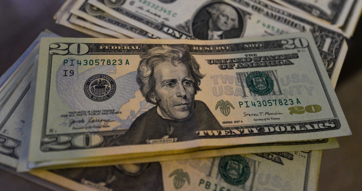 La Presidenta Claudia Sheinbaum Pardo anunció que México reembolsará, a través de la Tarjeta Finabien, el impuesto a las remesas enviadas en efectivo desde EU.