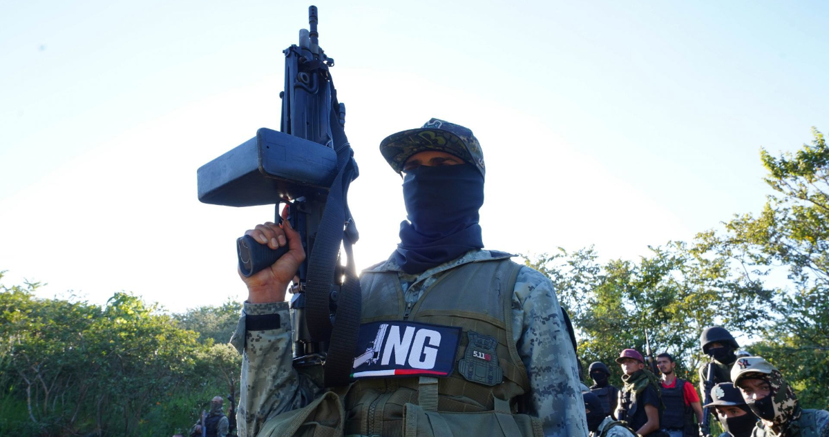 Un elemento del brazo armado del Cártel Jalisco Nueva Generación (CJNG) en Michoacán.