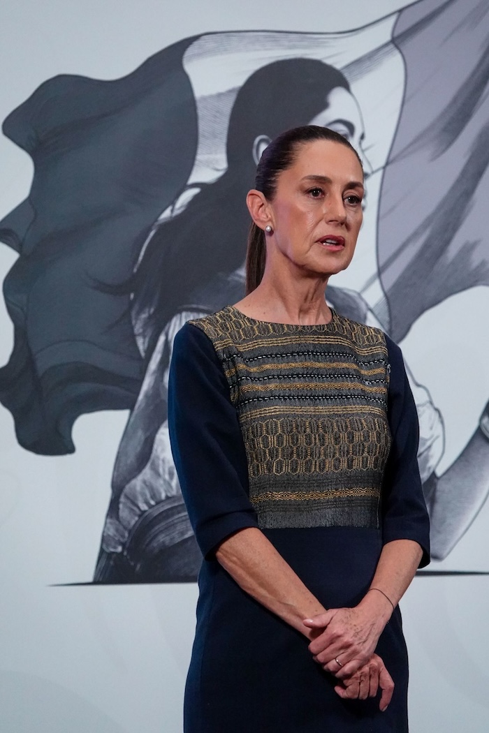 La Presidenta Claudia Sheinbaum Pardo reiteró su llamado al Gobierno de Estados Unidos (EU) y a su homólogo Donald Trump a que se atienda una reforma migratoria integral que reconozca el papel de la comunidad migrante en ese país, en lugar de responder con redadas o acciones violentas.