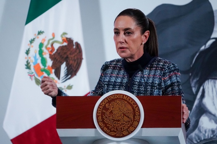 La Presidenta Claudia Sheinbaum Pardo dio a conocer que Estados Unidos (EU) alertó hace semanas sobre las acusaciones de lavado de dinero contra dos bancos y una casa de bolsa con sede en México, por lo que el Gobierno federal pidió más información de las operaciones que probarían la comisión de dicho delito, pero los datos nunca llegaron.