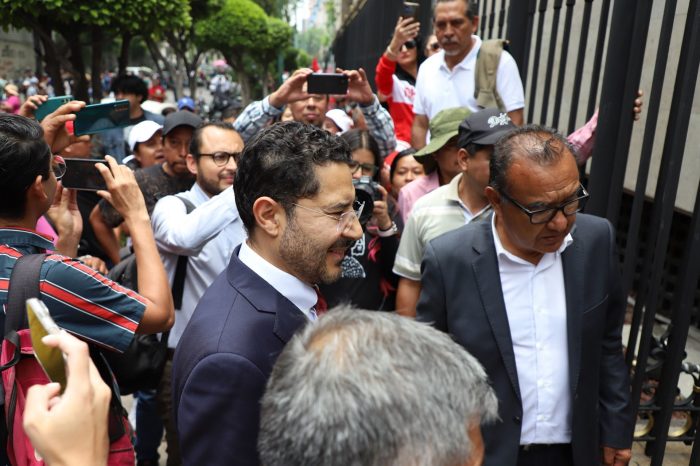 Martí Batres, director general del ISSSTE, llega a la secretaría de Gobernación