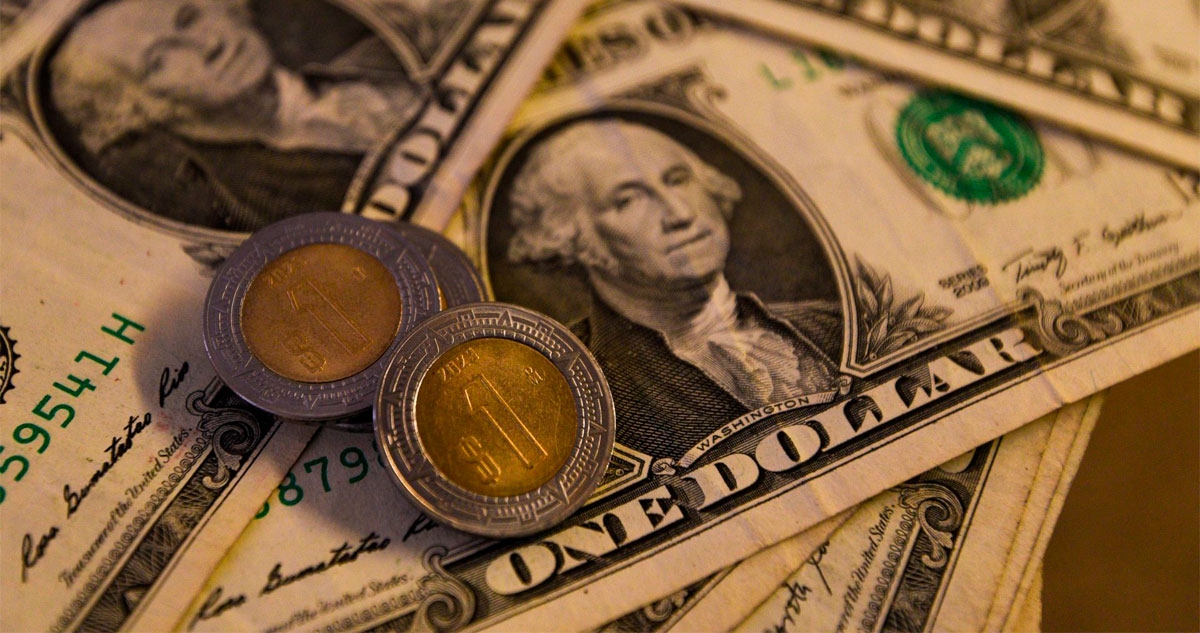 El peso mexicano cierra en 19.15 pesos por dólar, su mejor nivel desde septiembre.