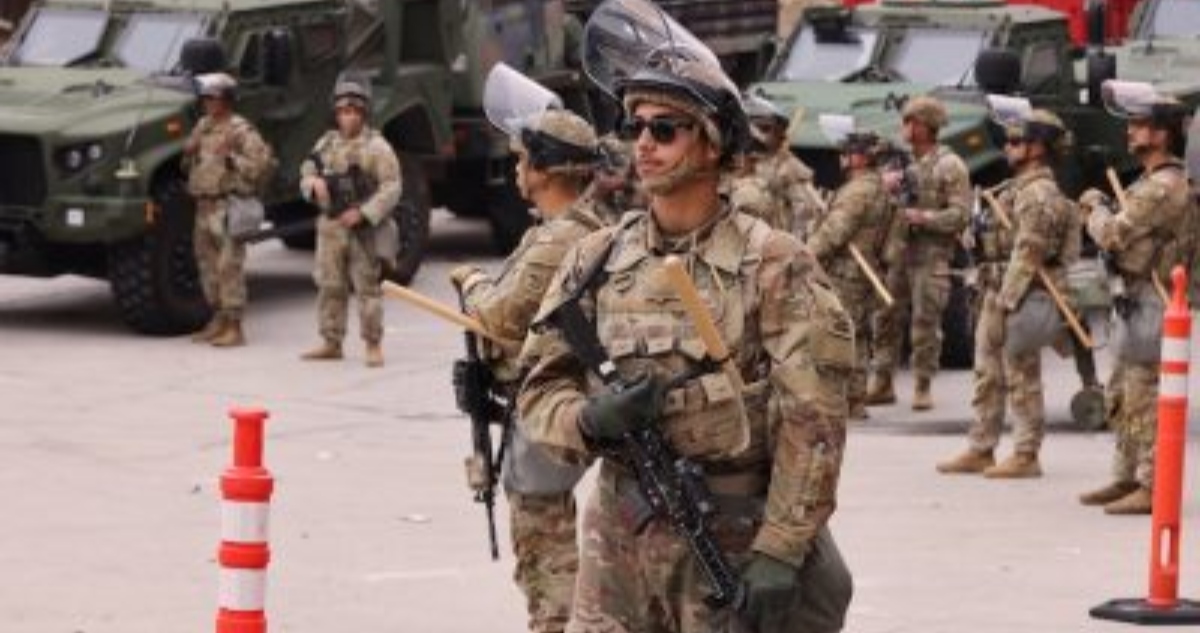 El Presidente Donald Trump ordenó el día de ayer el despliegue de otros dos mil efectivos de la Guardia Nacional de California para "apoyar" al ICE.