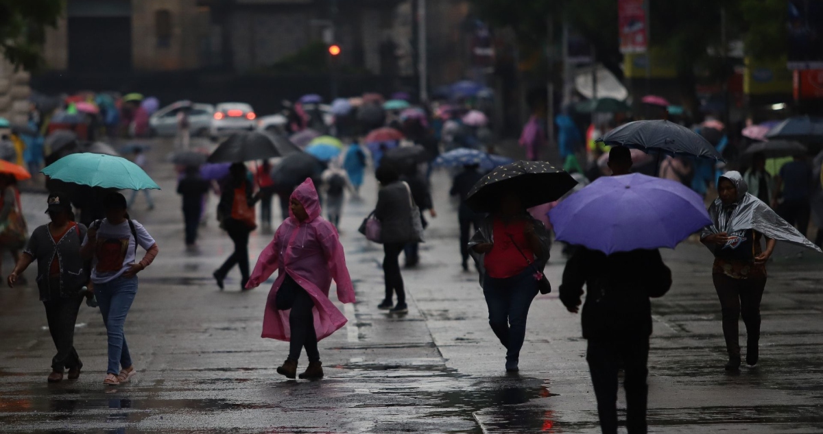 Protección Civil activa alerta amarilla por lluvias en Ciudad de México.