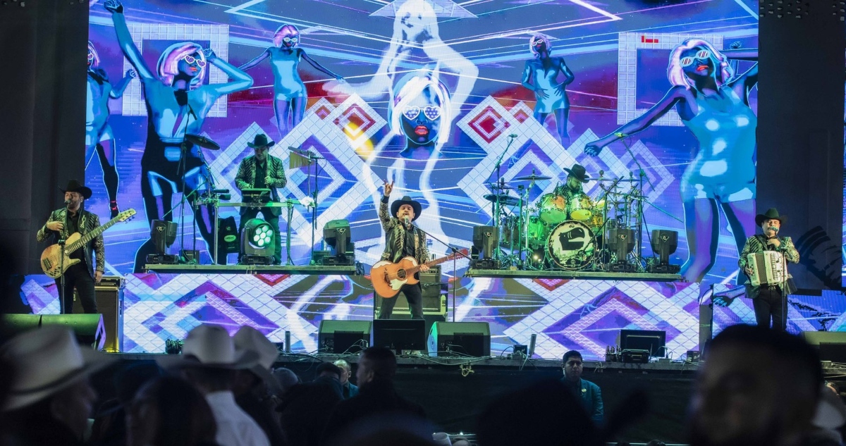 Los Tucanes de Tijuana reciben multa por tocar narcocorridos.