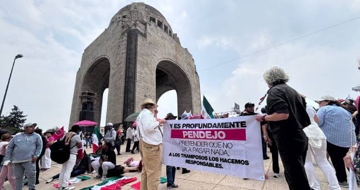 Protesta en Reforma contra el proceso electoral.