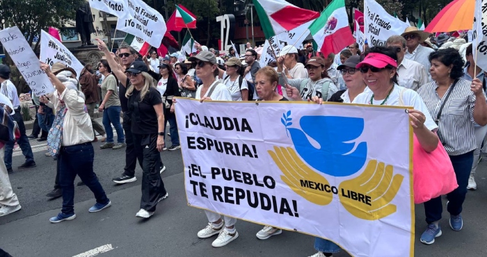 Protesta en Reforma contra el proceso electoral.