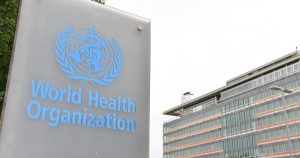 Imagen del 21 de mayo de 2023 del logotipo de la Organización Mundial de la Salud (OMS). Foto: Lian Yi, Xinhua