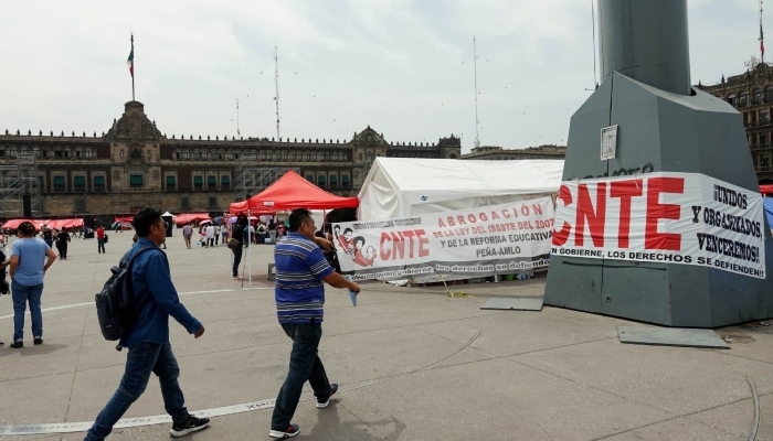 Actos violentos afuera de Segob, por el enojo de no tener respuesta del Gobierno: CNTE.
