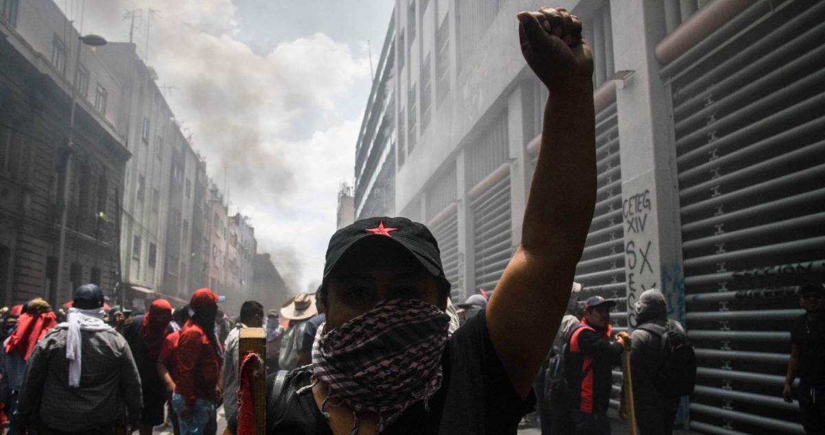 Actos violentos afuera de Segob, por el enojo de no tener respuesta del Gobierno: CNTE.