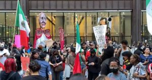 61 mexicanos detenidos en redadas del ICE.