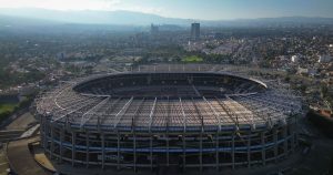 Los trabajos de remodelación del Estadio Azteca se realizan rumbo a la inauguración del mundial que albergará México, Estados Unidos y Canadá.