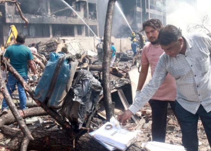 Tata Group compensará con 10 millones de rupias (100 mil 942 euros) a cada una de las familias de los fallecidos en el accidente de su filial Air India.