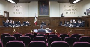 Senadores buscan eliminar la toga en la SCJN.