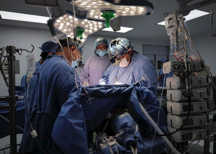 La Presidenta Claudia Sheinbaum informó que el Gobierno de México logró ahorrar 12 mil millones de pesos en la compra de medicamentos e insumos médicos.