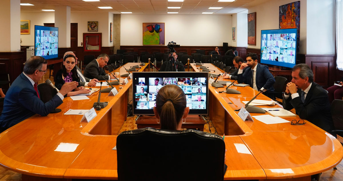 Sheinbaum conversa con empresarios de la industria del acero y el aluminio
