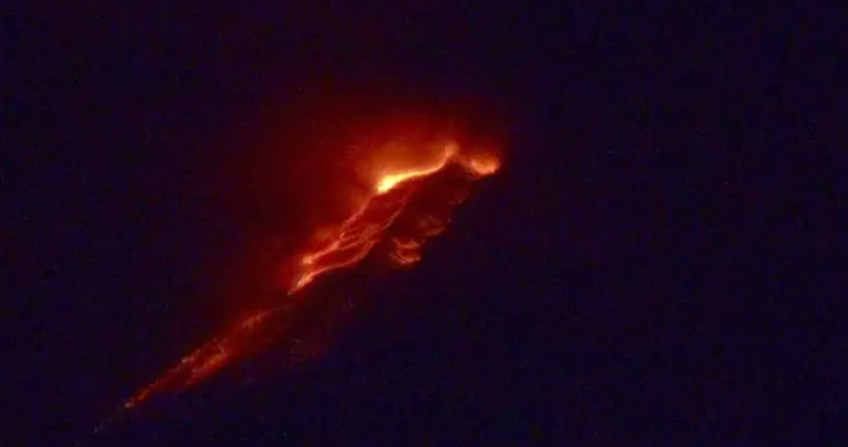 El volcán de Fuego de Guatemala entra en erupción con flujos de lava y ceniza