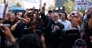 Actores acusan al INE de clonar sin permiso voz de José Lavat y exigen regulación urgente