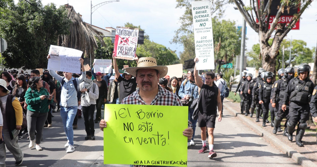 Alerta Embajada de EU por marcha contra la gentrificación.