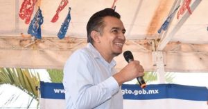 Ignacio Alejandro Roaro Aguilar, secretario del Ayuntamiento de Apaseo el Alto, fue asesinado la tarde del sábado durante un ataque armado perpetrado en las canchas de basquetbol del Parque Ecológico de ese municipio.