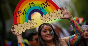 La lucha del orgullo es contra la discriminación estructural, estereotipos y prejuicios, pues continúan siendo barreras para ser, amar y vivir en libertad.