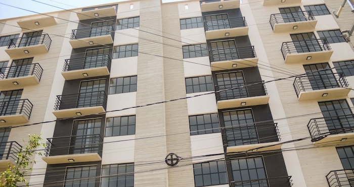 Al no cobrar IVA en vivienda de los hogares más ricos, el Estado está subsidiando en parte ese modelo de ciudad desigual.