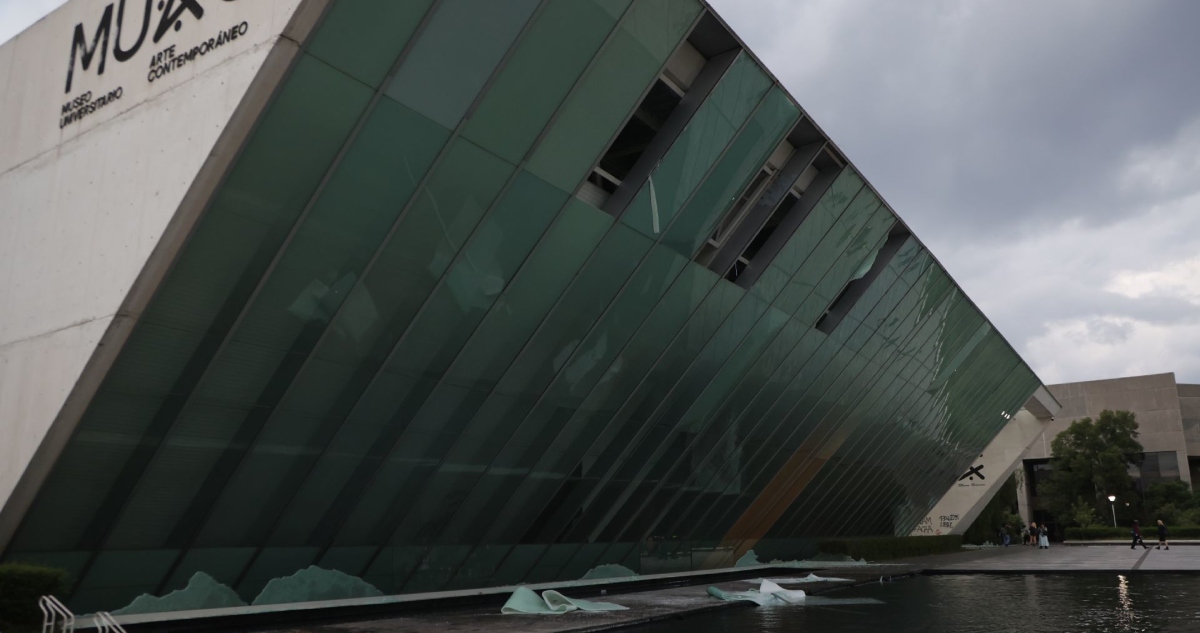 La UNAM condenó los actos de destrucción y saqueo registrados ayer en el Centro Cultural Universitario (CCU) durante la segunda marcha contra la gentrificación.