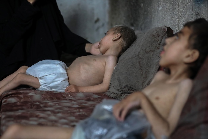 Ayer hubo una movilización en Israel. Gente que denuncia el horror. Israelíes que se muestran contra lo que describen como “atrocidades cometidas en su nombre”.