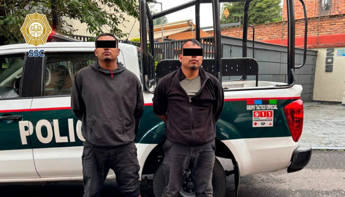 La SSC atrapa a dos ladrones que robaban una casa en la Miguel Hidalgo.