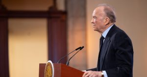 El Fiscal Alejandro Gertz Manero acusó al Gobierno de Estados Unidos de permitir la entrada de Julio César Chávez Jr. como turista, pese a orden de aprehensión.