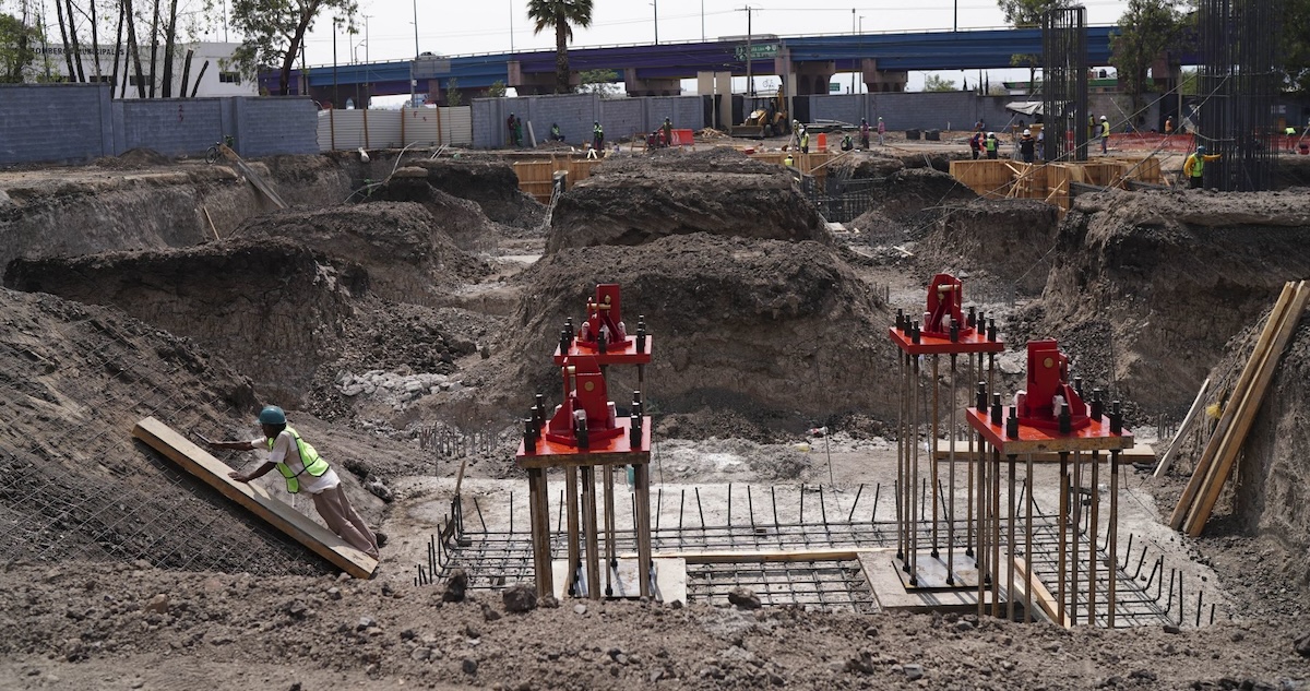 El Inegi publicó las cifras del Indicador Global de la Actividad Económica (IGAE); hubo crecimiento a tasa anual, pero estancamiento en su comparación mensual.