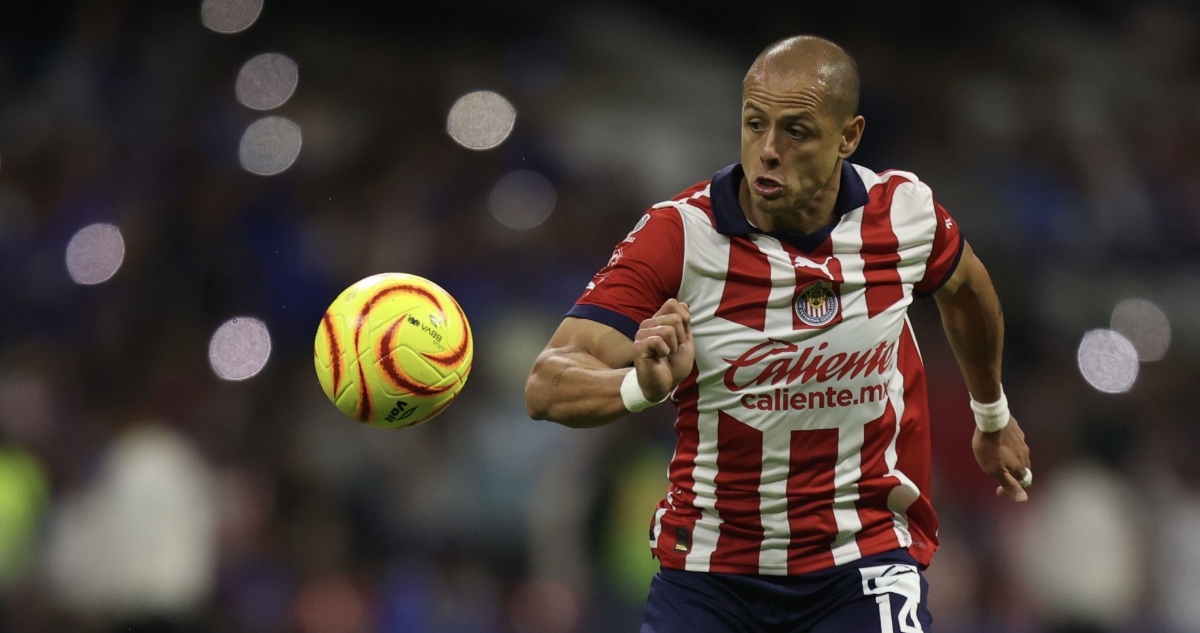 Javier "Chicharito" Hernández, de Chivas, se disculpó por sus comentarios misóginos.