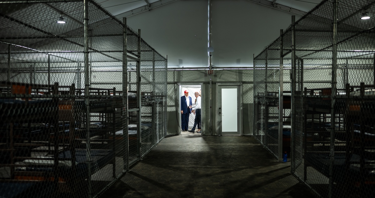 Claudia Sheinbaum Pardo reveló que hay al menos 14 personas de nacionalidad mexicana recluidas en el centro de detención para migrantes Alligator Alcatraz.