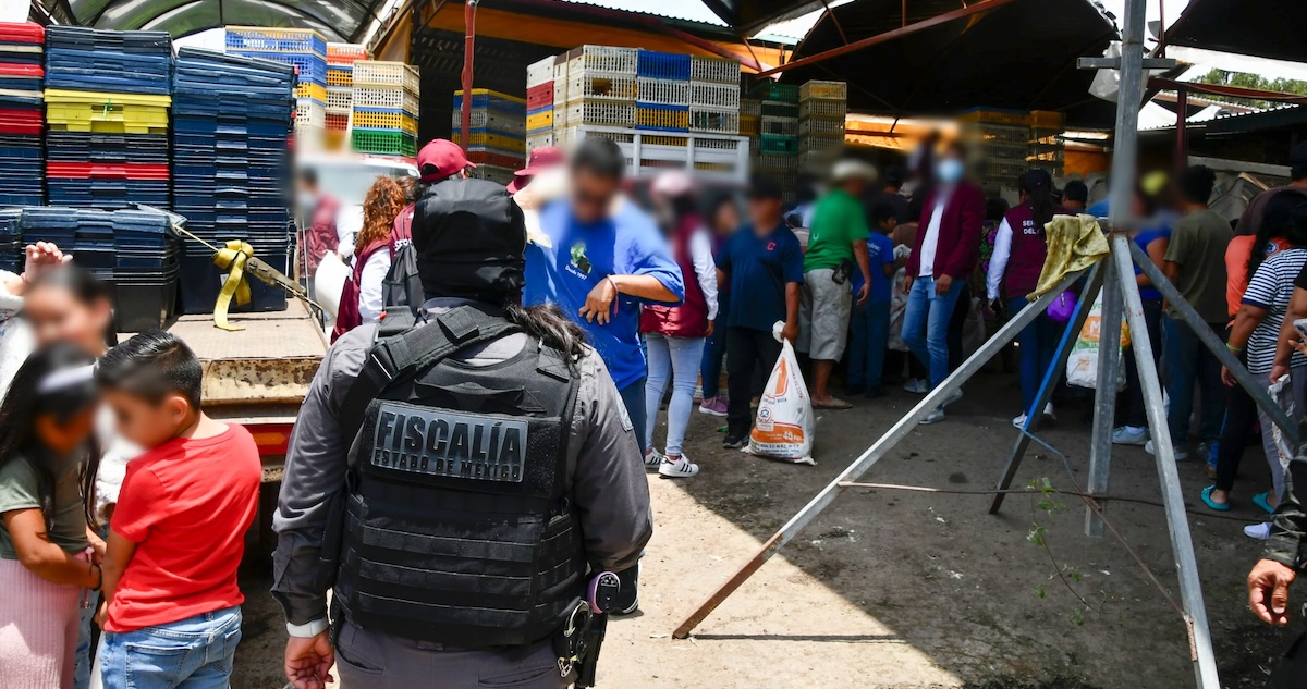 La FGJ del Edomex reveló que la Secretaría de Bienestar repartió a habitantes de Ixtapan de la Sal parte de los bienes incautados en la "Operación Liberación".