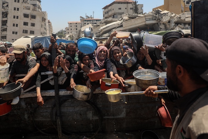 Las y los niños mueren de hambre en la Franja de Gaza ante la severa crisis desatada por la guerra mientras fábricas de armas obtienen ganancias récord.
