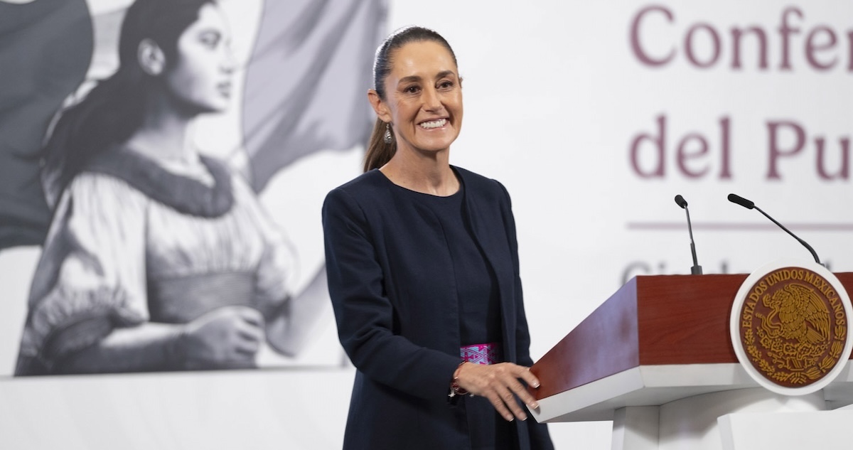 Sheinbaum reiteró que las y los funcionarios deben actuar humildad y austeridad; las vacaciones son un asunto personal si no se usan recursos públicos, dijo.