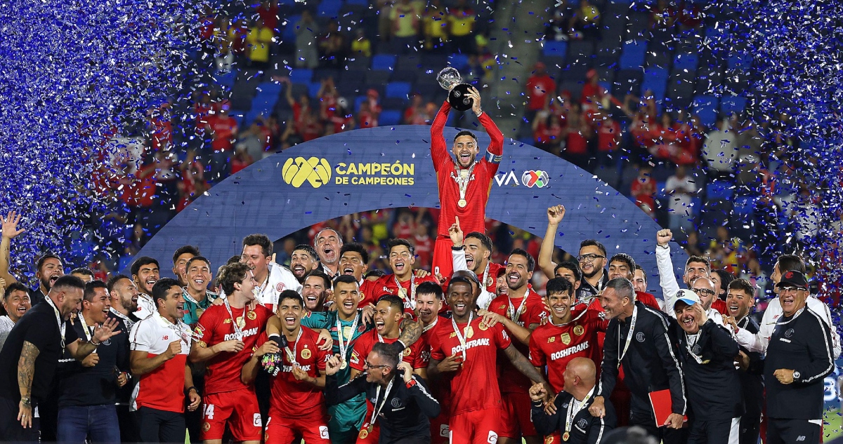 Los últimos campeones se reencontraron para disputar un título más, el Campeón de Campeones. América y Toluca tuvieron un tercer tiempo; los Diablos vencieron.