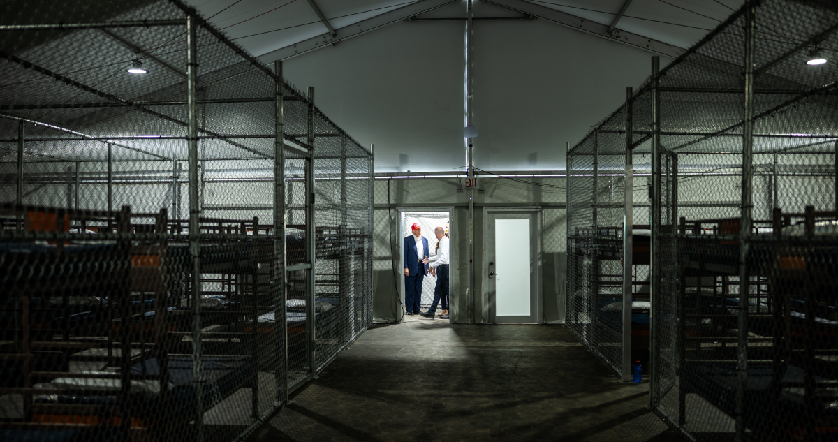 Trump vuelve a sugerir la deportación de ciudadanos estadounidenses.