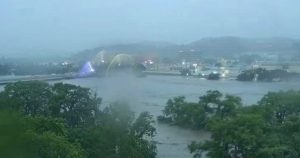 Al menos 82 personas murieron por las inundaciones en el centro de Texas, según las autoridades. El número incluyó al menos 28 niños en el condado de Kerr.