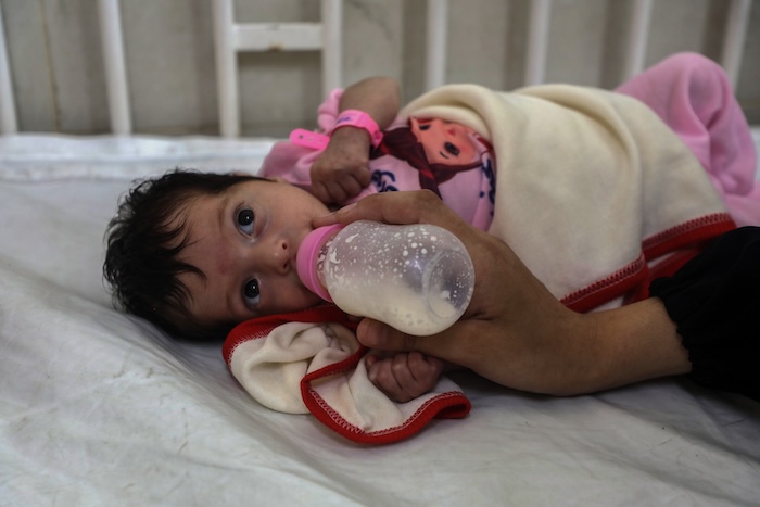 Las y los niños mueren de hambre en la Franja de Gaza ante la severa crisis desatada por la guerra mientras fábricas de armas obtienen ganancias récord.