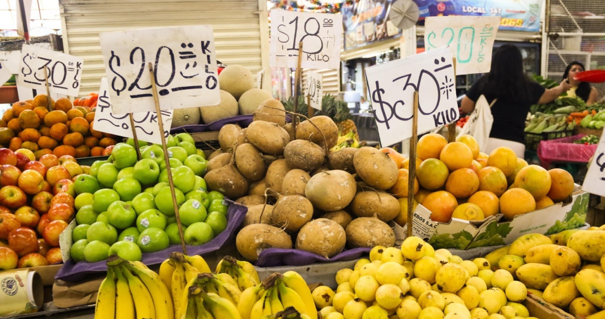 El Inegi informó que la inflación general anual se ubicó en 3.55 por ciento durante la primera mitad de julio, por lo que acumuló tres quincenas a la baja.