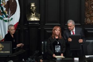 Rosario Ibarra de Piedra, fundadora del Comité Eureka, recibió la medalla Belisario Domínguez por parte del Senado. Recibieron el reconocimiento sus hijas Claudia Piedra Ibarra y Rosario Piedra Ibarra. En el acto estuvo presente el Presidente López Obrador.